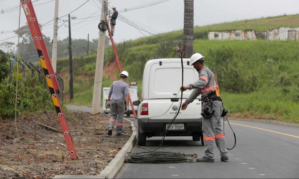 Prefeitura de Joinville realiza primeiro mutirão para remoção de fiação na Zona Sul