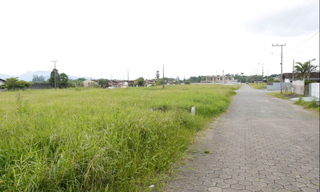 Prefeitura de Joinville autoriza construção de conjunto habitacional com 153 residências e entrega certificados de Reurb