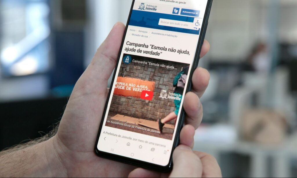Prefeitura de Joinville lança campanha “Esmola não ajuda. Ajude de verdade”