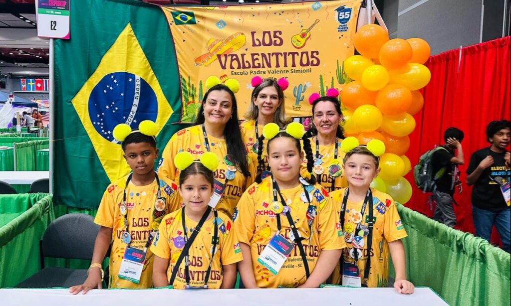 Alunos de Escola Municipal de Joinville participam de evento nos Estados Unidos