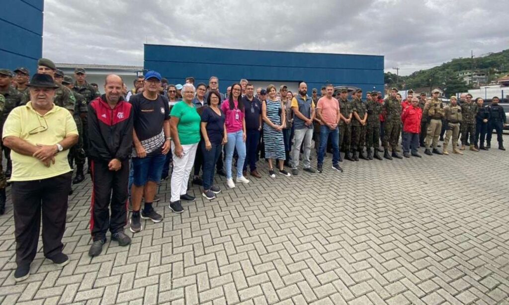 Prefeitura de Joinville realiza mutirão contra a dengue no Boa Vista e recolhe 10,2 toneladas de lixo e entulhos