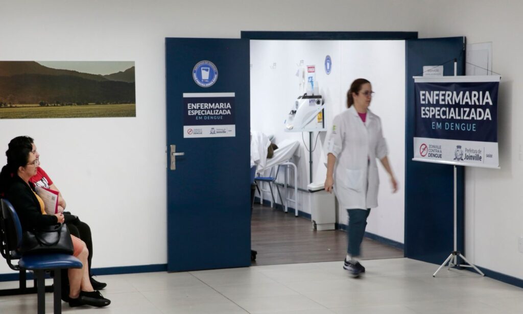 Enfermaria Especializada em Dengue montada na UBSF Glória começa a receber pacientes