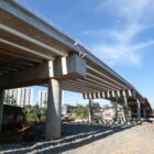 Imagem da ponte em construção