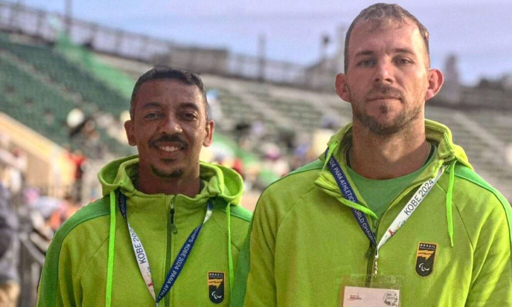 Atleta e técnico joinvilenses estão no Japão onde participam do Campeonato Mundial de Atletismo Paralímpico