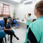 Agentes da Saúde ouvem instruções de técnicos da Fiocruz