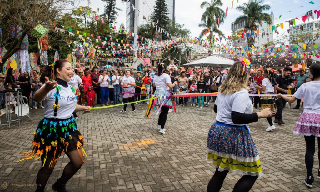 Agenda cultural tem festa junina, visita guiada ao Arquivo Histórico de Joinville e diversas atrações