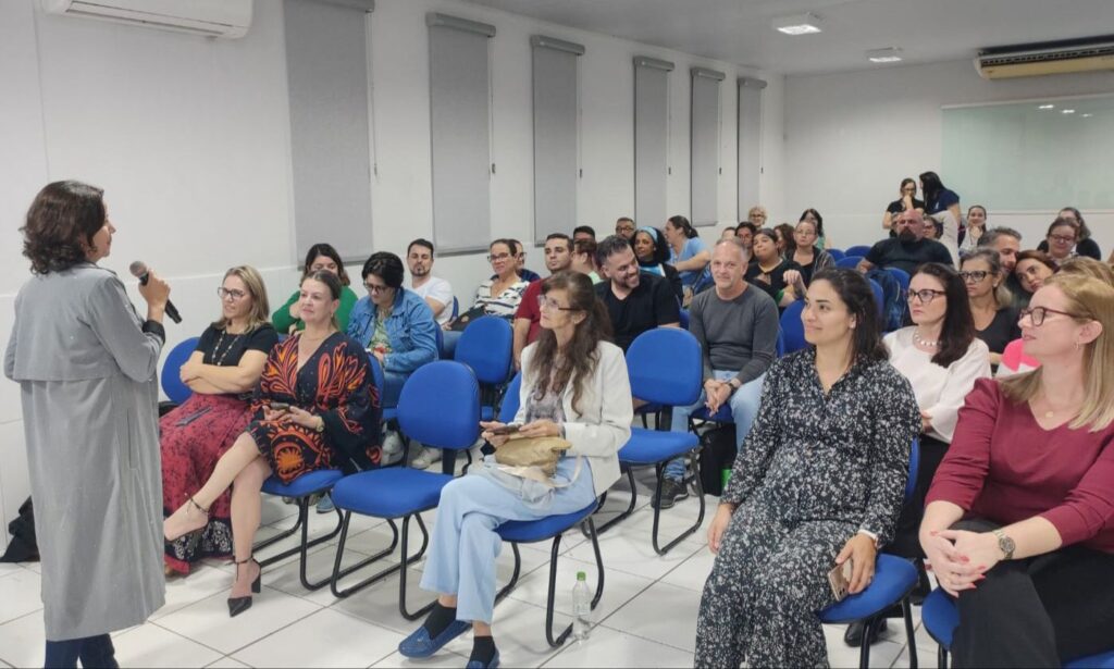 Seminário da EJA discute sobre fortalecimento dos vínculos para potencializar práticas dos professores