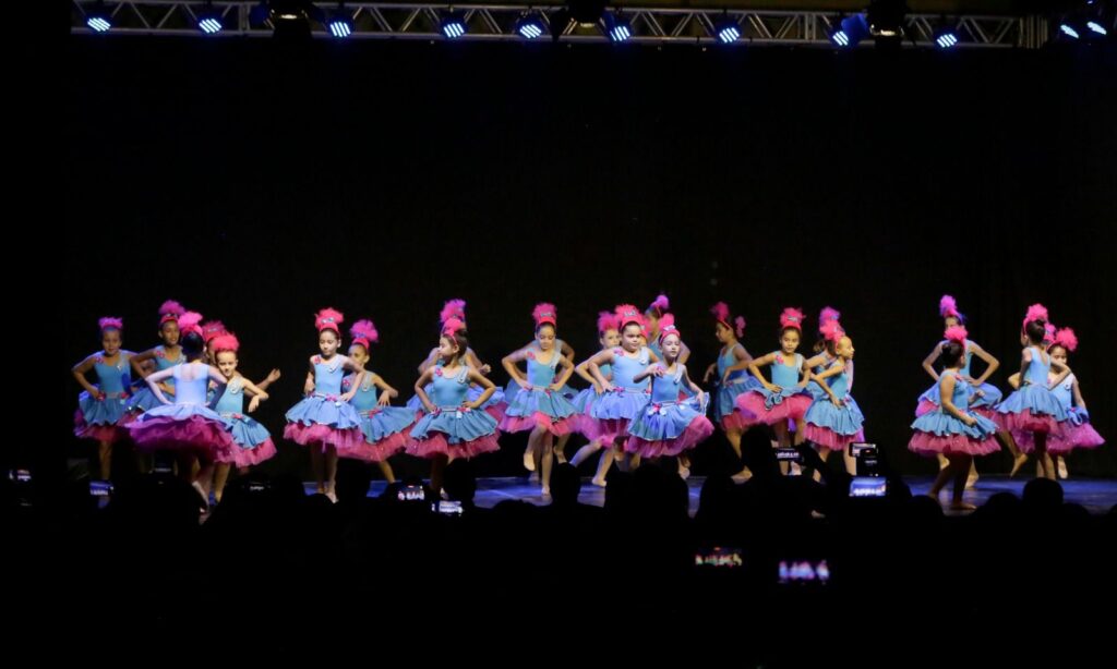 Abertura da Mostra Dança na Escola da Prefeitura de Joinville emociona alunos e familiares