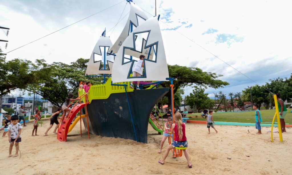 Prefeitura de Joinville revitaliza praças e áreas de lazer do município