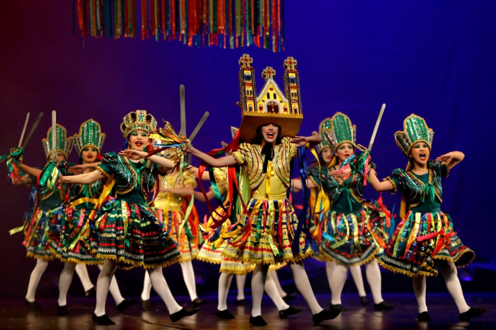 Escola Municipal Pedro Ivo Campos conquista o 11° título do Festival de Dança