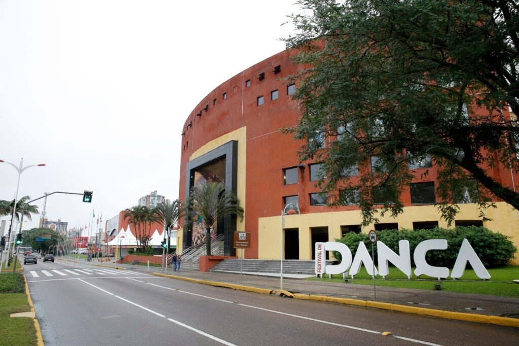 Vias próximas ao Centreventos Cau Hansen terão interdição no sábado