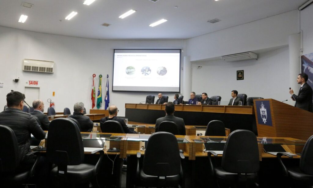 Prefeitura recebe sugestões em audiência pública sobre estacionamento rotativo de Joinville