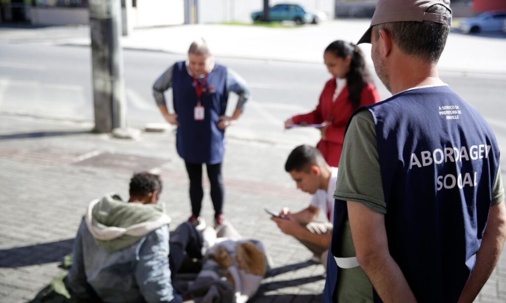 Com previsão de frio intenso, Assistência Social promove operação para pessoas em situação de rua
