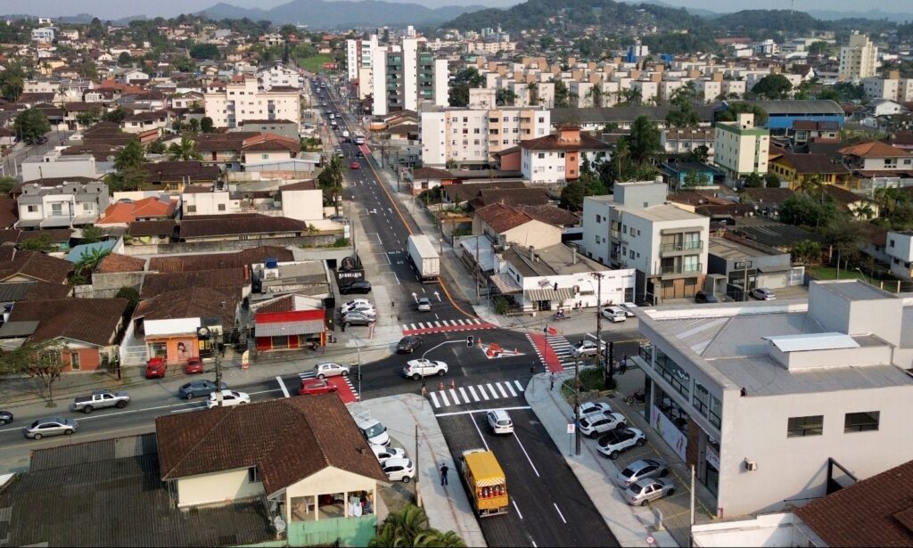 Prefeitura de Joinville conclui sinalização da rua Nacar entre a Graciosa e a Guanabara