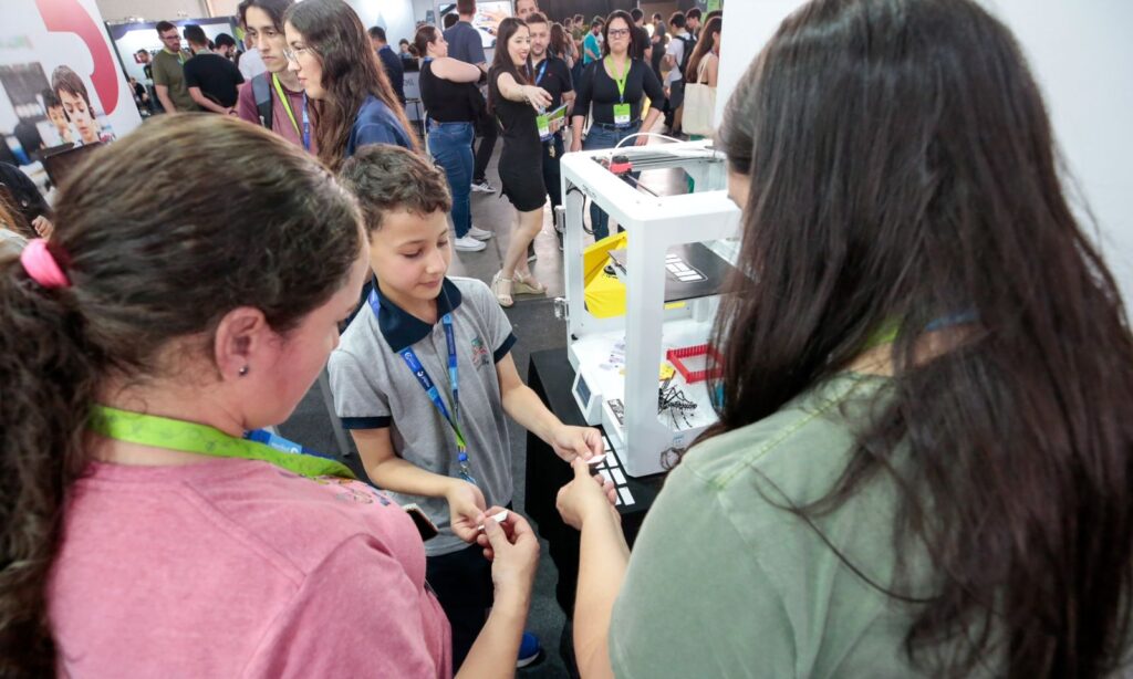 Prefeitura de Joinville apresenta iniciativas inovadoras e tecnológicas na Expoinovação 2024