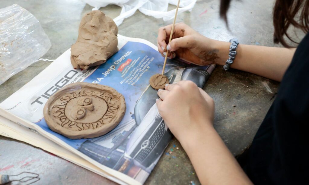 Escola de Artes da Casa da Cultura realiza oficina de cerâmica em novembro