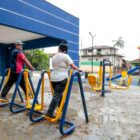 Pessoas utilizam aparelhos da Vila da Saúde