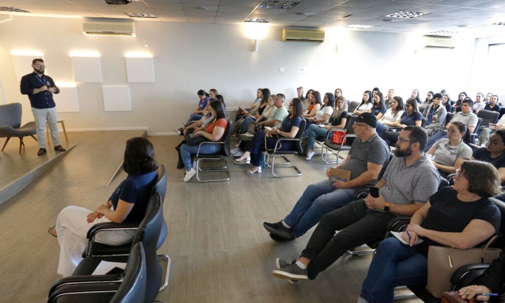 Prefeitura inicia capacitação para contadores sobre o novo sistema de emissão da Nota Fiscal Eletrônica Municipal