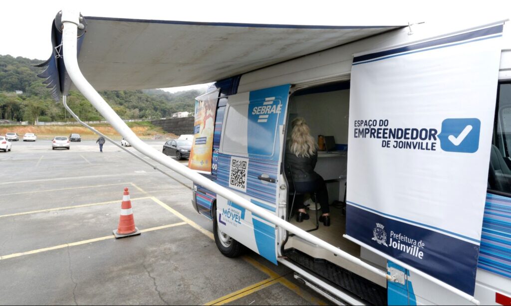 Espaço do Empreendedor de Joinville participa de ação itinerante do Sebrae SC para atendimento aos MEIS e empresas