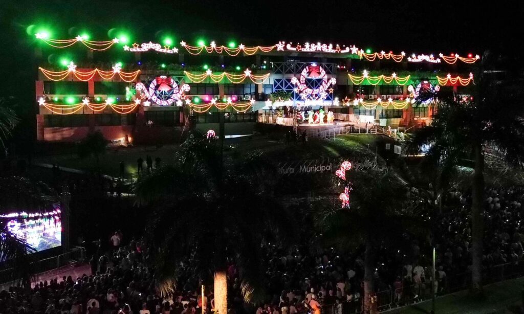 Abertura do Natal de Joinville encanta 40 mil pessoas com espetáculo que resgatou as tradições natalinas