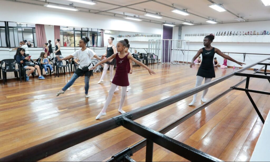 Casa da Cultura de Joinville abre mais de 1 mil vagas para cursos de artes, música, dança e teatro