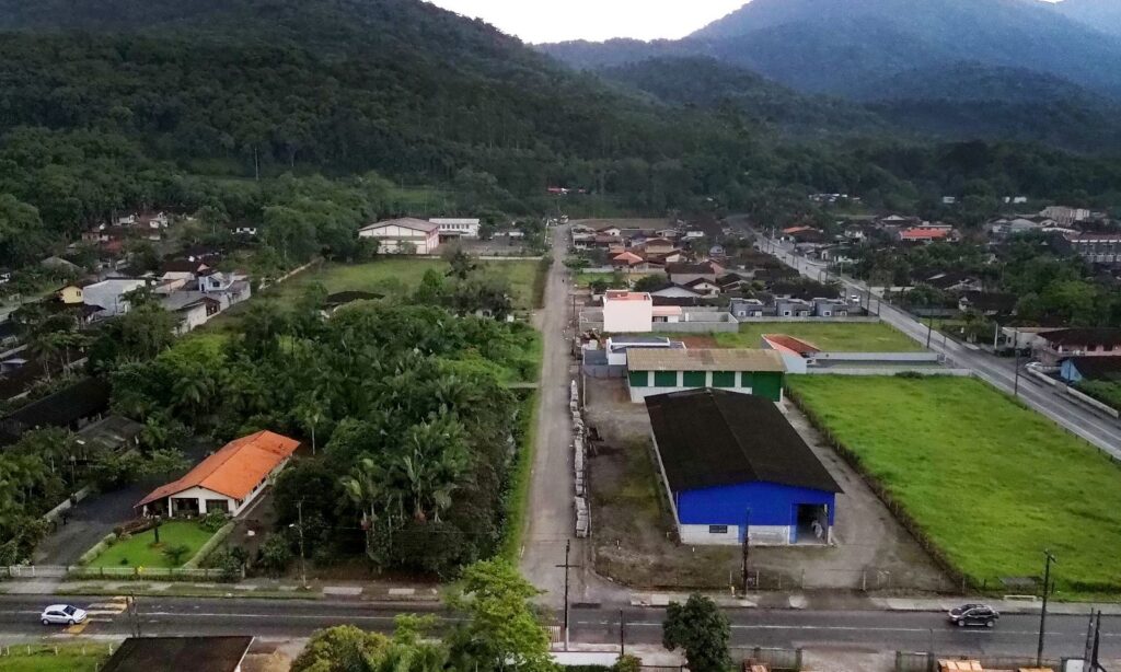 Prefeitura de Joinville vai pavimentar rua de acesso à escola no Rio Bonito