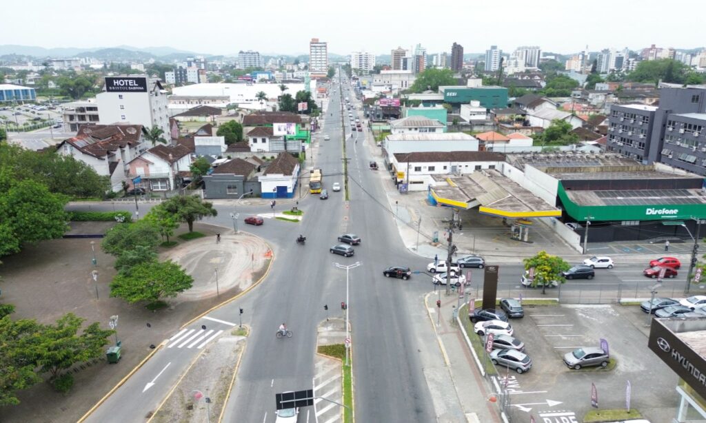 Prefeitura avança em obras de pavimentação da avenida Coronel Procópio Gomes nesta quarta-feira
