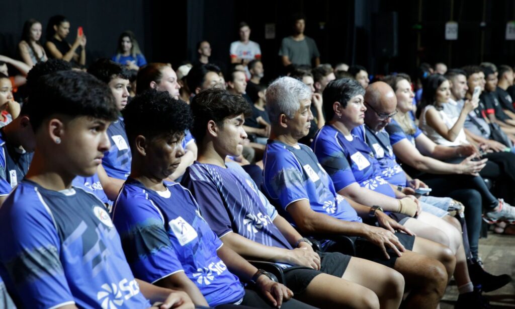 Atletas e técnicos de Joinville são homenageados pelos resultados em campeonatos