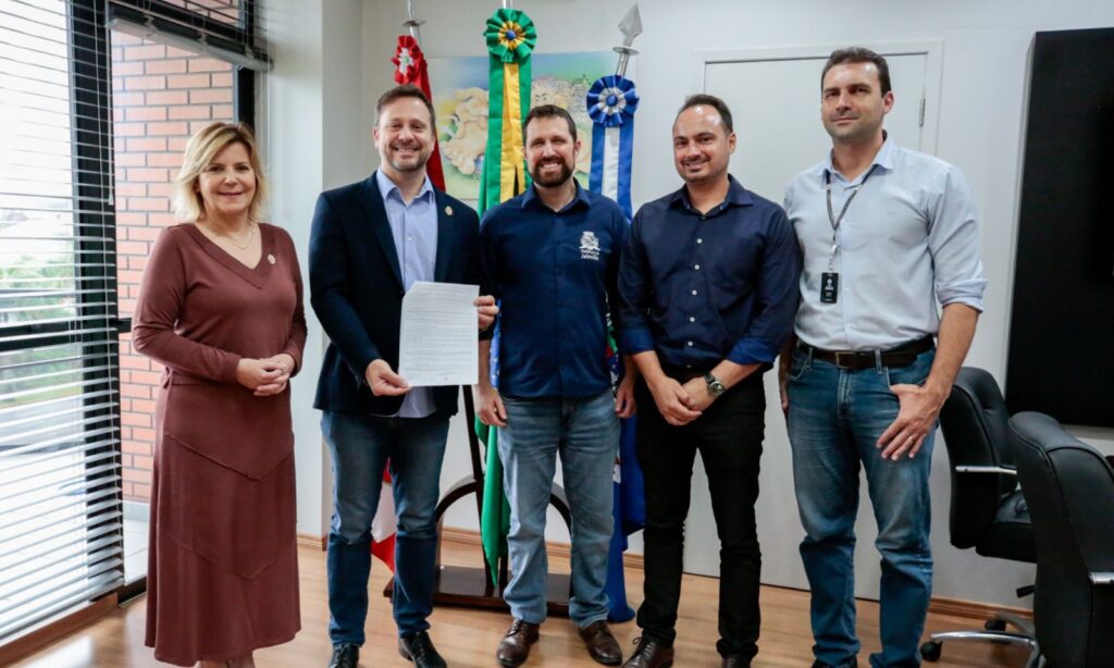 Prefeitura de Joinville assina contrato para gestão do CEI Manoel Antônio da Rosa