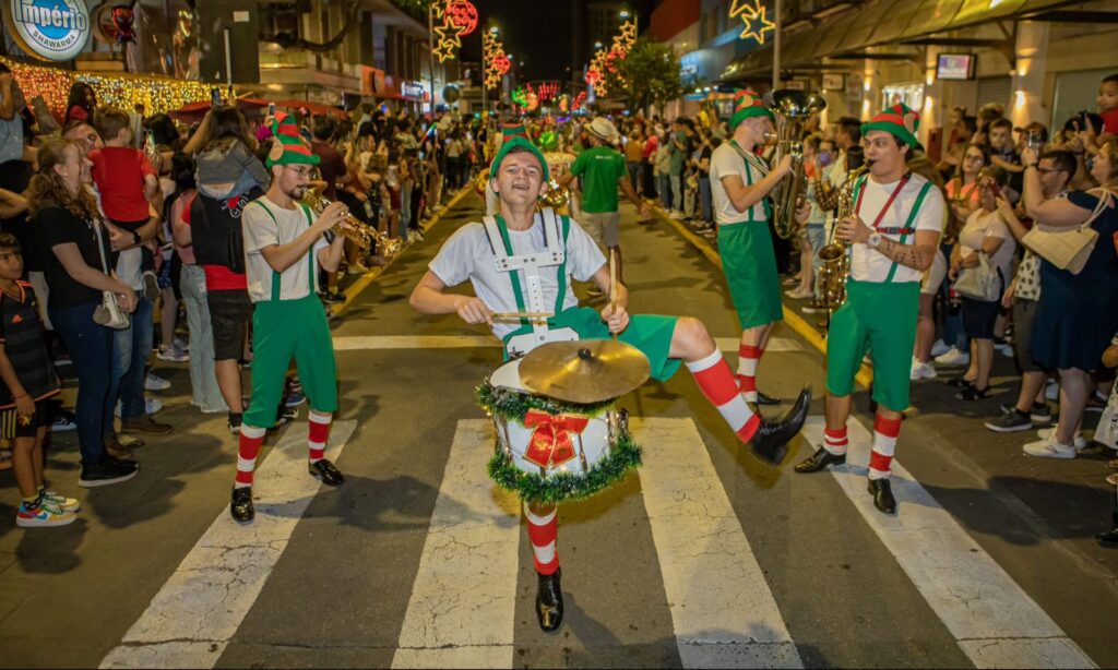 Desfile de Natal vai encantar o público de Joinville com primeira edição neste sábado