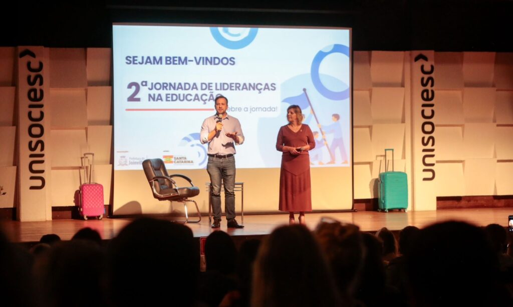 Gestores escolares das Redes Pública e Privada de Joinville se reúnem para discutir a liderança na Educação