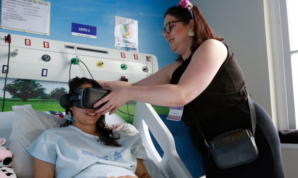 Pacientes do Hospital São José de Joinville fazem visita virtual à 84ª Festa das Flores