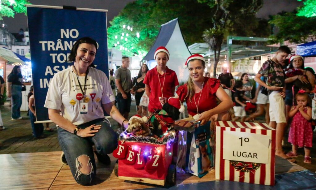 Caminhada Pet reúne animais e tutores no Natal de Joinville para conscientizar que segurança no trânsito é para todos