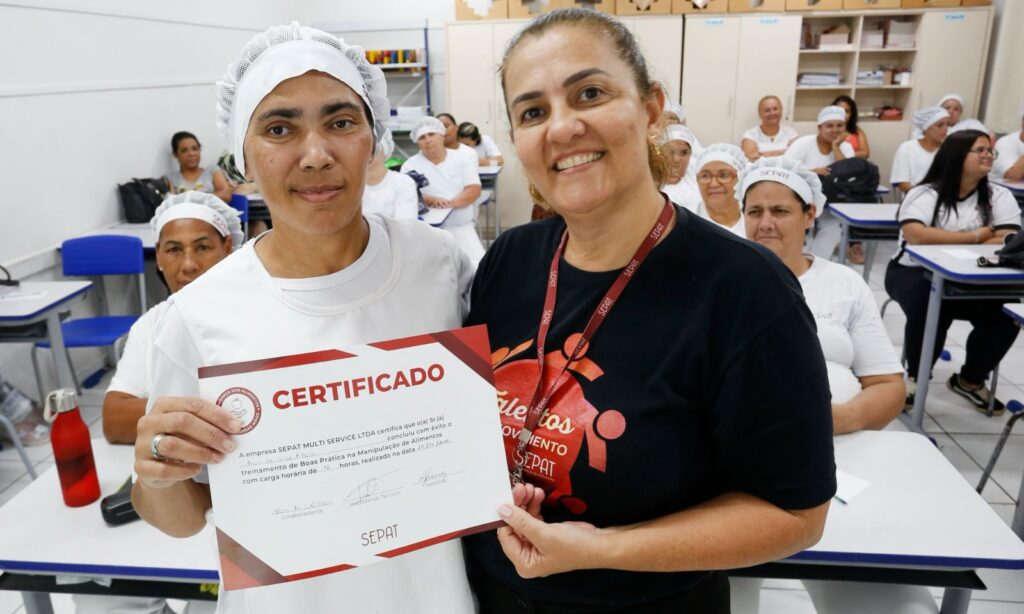 Profissionais responsáveis pela alimentação escolar recebem atualização e treinamento