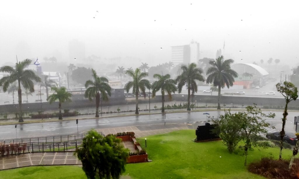 Defesa Civil de Joinville atende ocorrências relacionadas ao volume de chuva