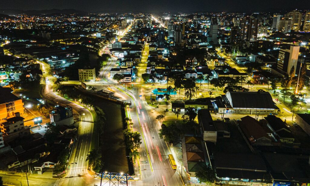 Concorrência para PPP da Iluminação Pública de Joinville recebe proposta de dois proponentes