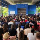 Profissionais convocados em concurso da Educação são recebidos pelo secretário