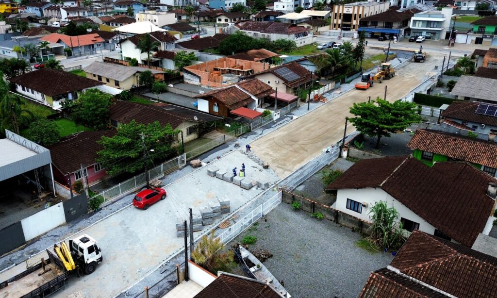 Prefeitura de Joinville faz obras de drenagem em seis ruas do bairro Vila Nova