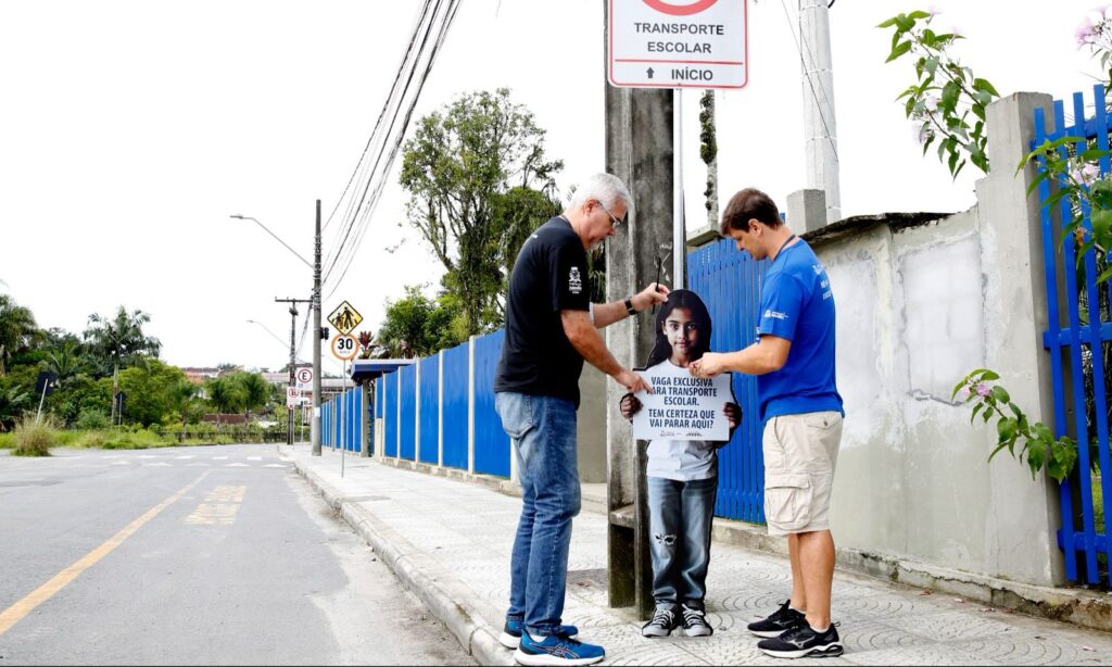 Prefeitura amplia campanha de conscientização para que motoristas respeitem as vagas especiais de estacionamento
