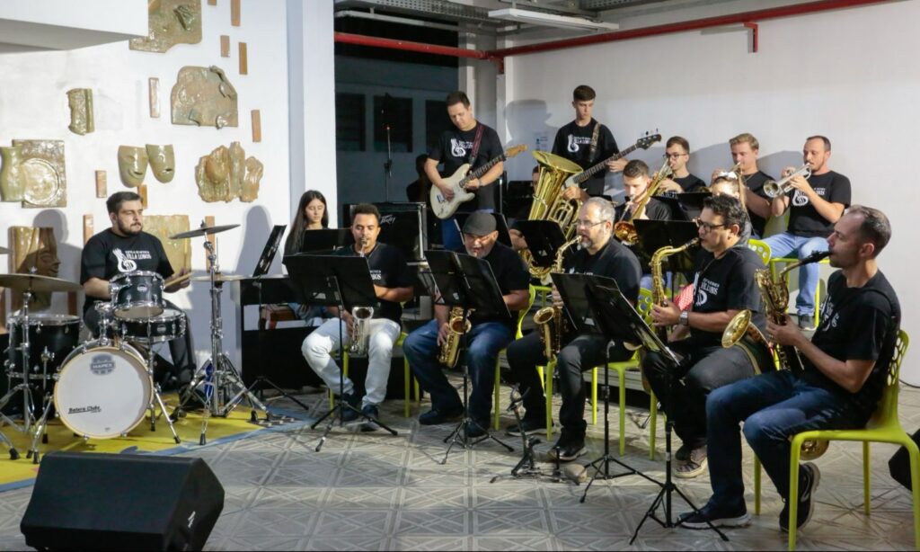 Escola de Música Villa-Lobos tem vagas para aulas de Práticas de Conjunto e cursos de extensão