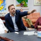 Prefeito reunido com o governador de Santa Catarina