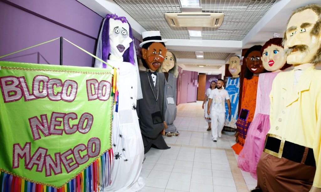 Carnaval de Joinville vai ter bonecos gigantes homenageando personalidades da cidade