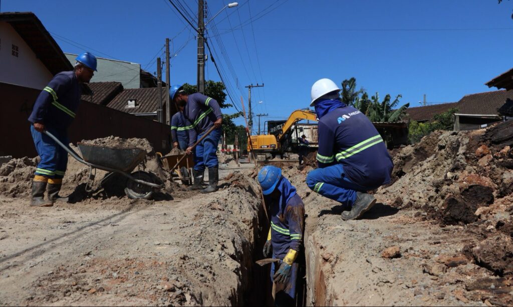 Águas de Joinville orienta a comunidade sobre ligações de esgoto no Vila Nova e Jardim Paraíso