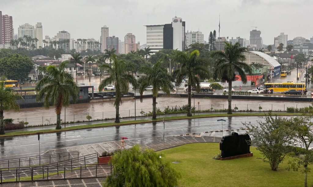 Defesa Civil de Joinville eleva Plancon para nível laranja