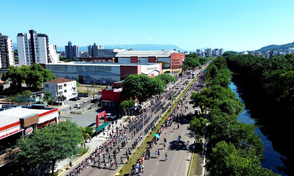 Público prestigia Desfile Comemorativo e celebra 174 anos de Joinville