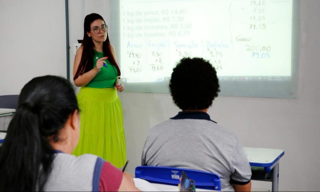 Educação de Jovens e Adultos (EJA) prorroga prazo para matrículas até sexta-feira