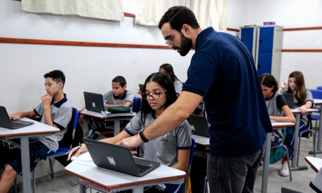 Rede Municipal de Ensino utiliza inteligência artificial em aulas de Língua Portuguesa