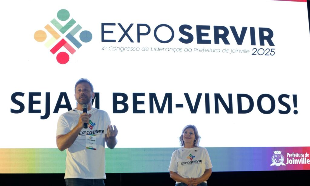 Prefeitura de Joinville reúne servidores em congresso de lideranças para capacitação e aperfeiçoamento