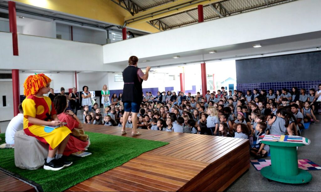 Rede Municipal de Ensino tem mês dedicado à projetos de leitura em Escolas e CEIs
