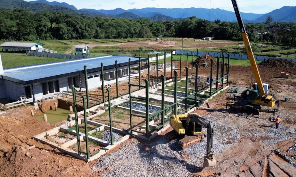 Obras do Palácio das Orquídeas avançam com instalação das estruturas metálicas